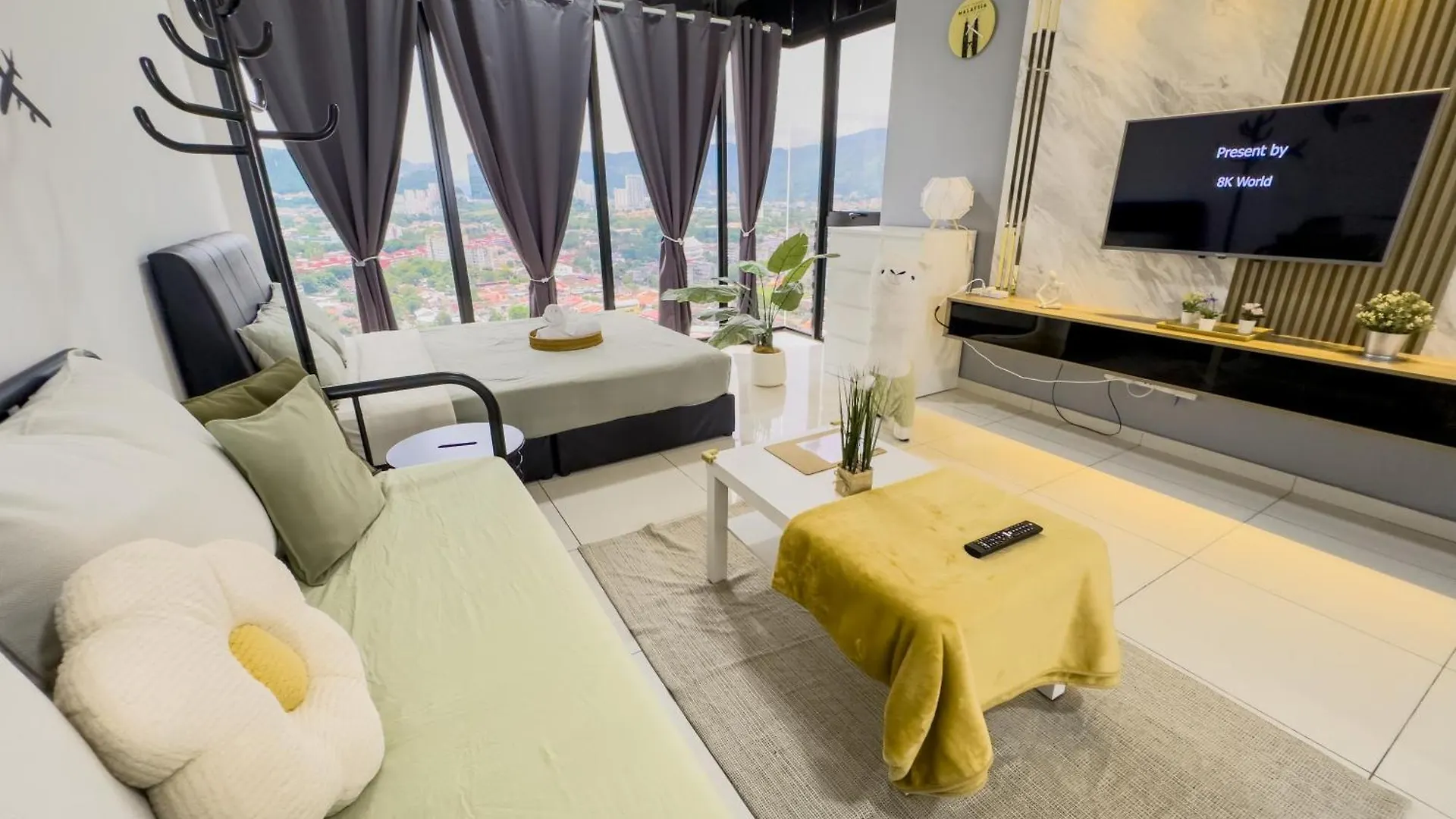 Beacon Executive Suite With Skypool 2Br 11Pax Georgetown Penang