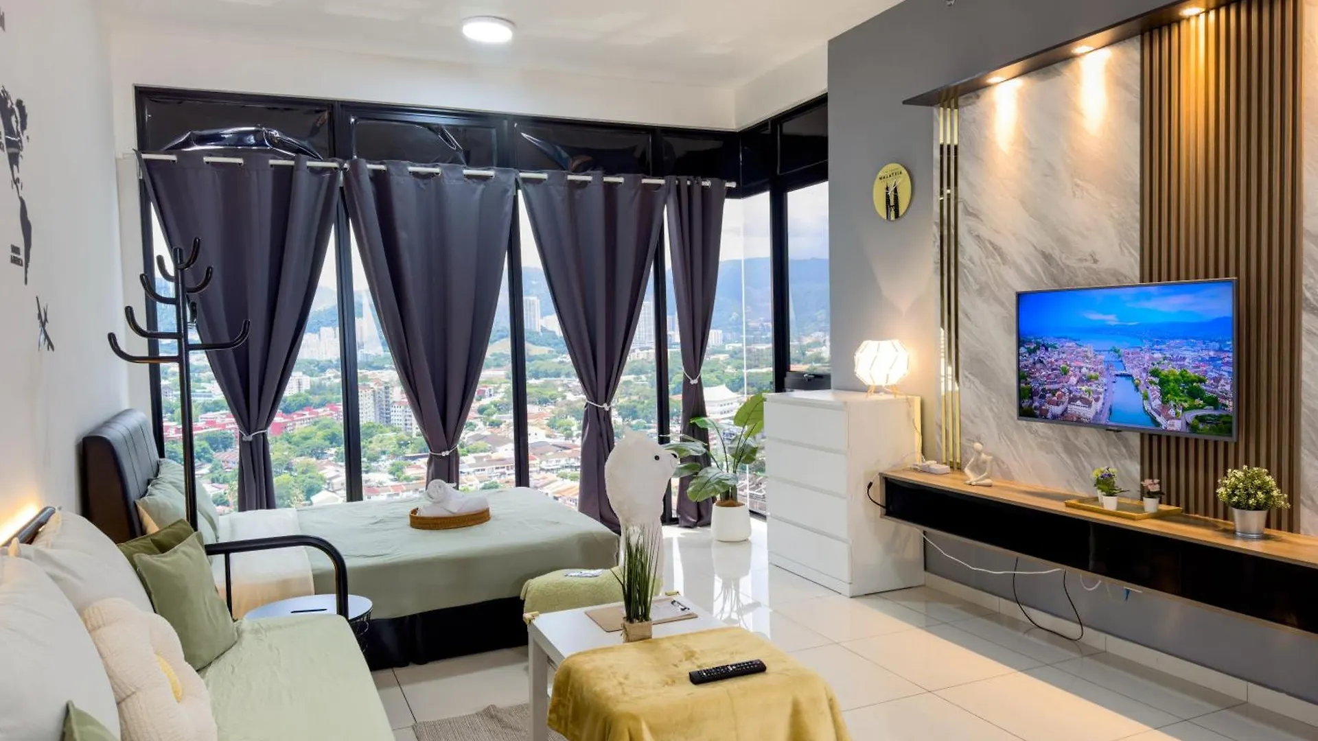 Apartment Beacon Executive Suite With Skypool 2Br 11Pax Georgetown Penang